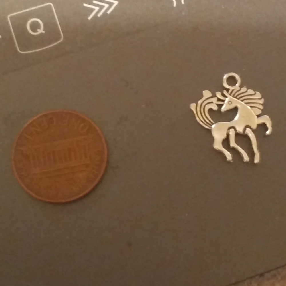 Horse pendant
